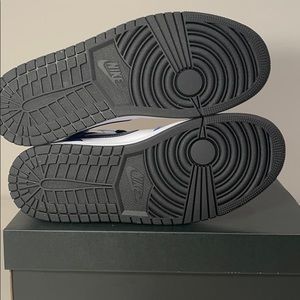 aj1 mid se signal blue